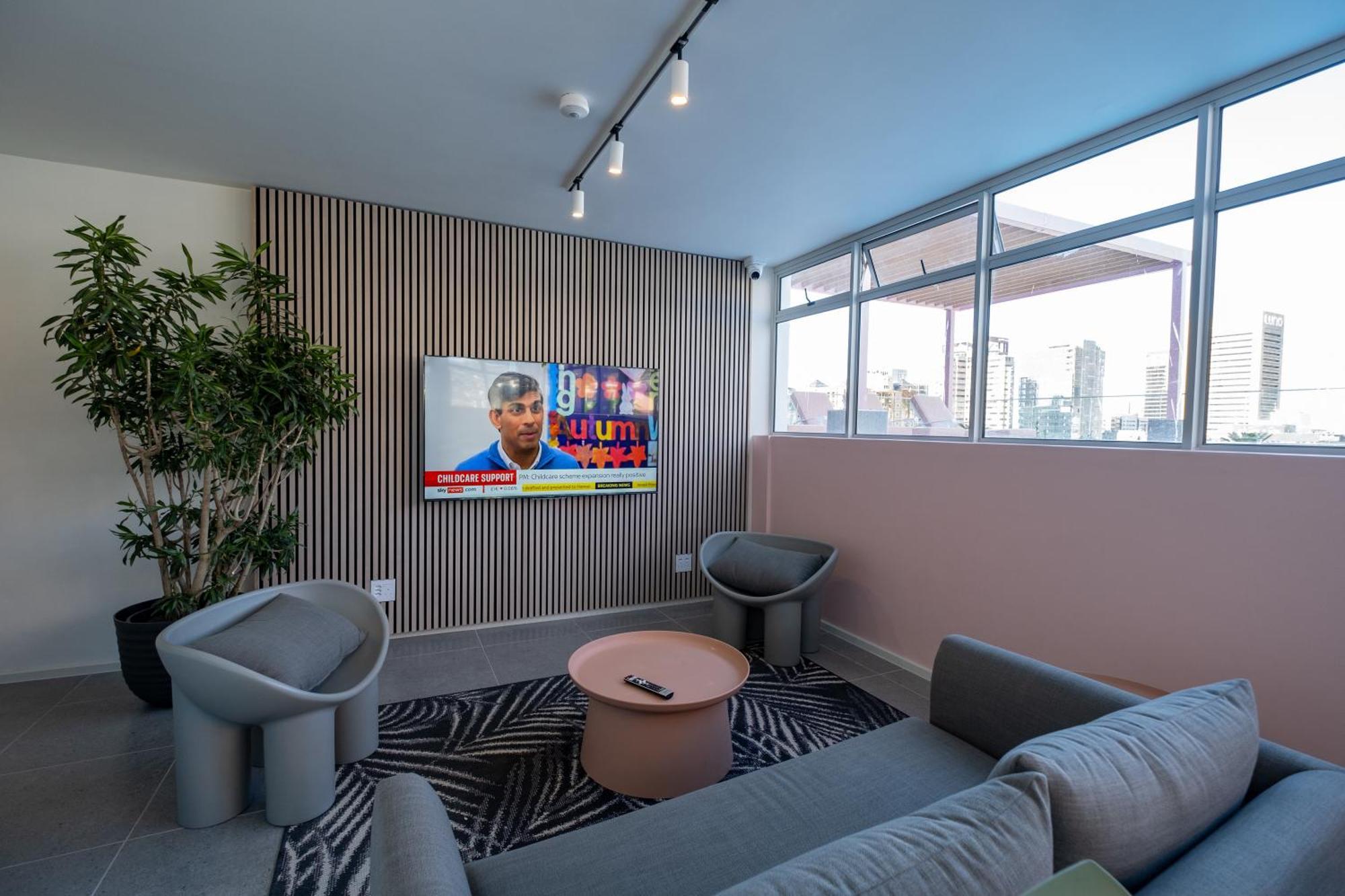 Apartment The Rose 204: With Rooftop Pool *